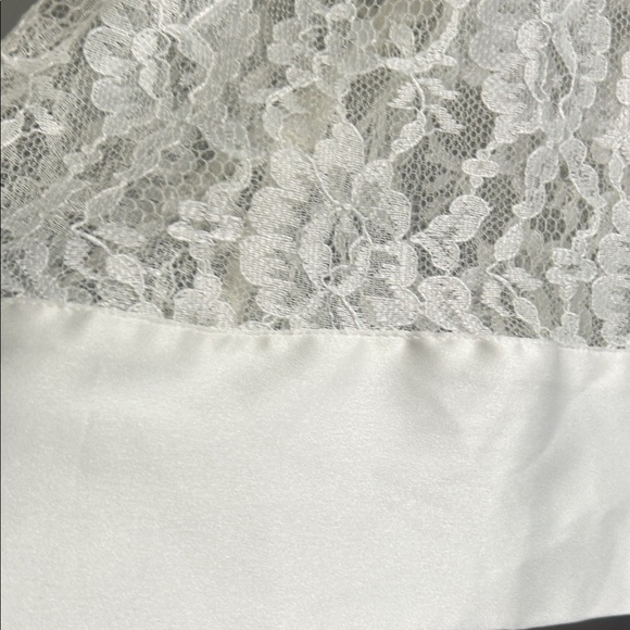 Victoria's Secret Ivory Lace Robe - Picture 4 of 5